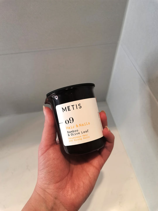 Réduire les ongles déchirés et les cheveux fins
